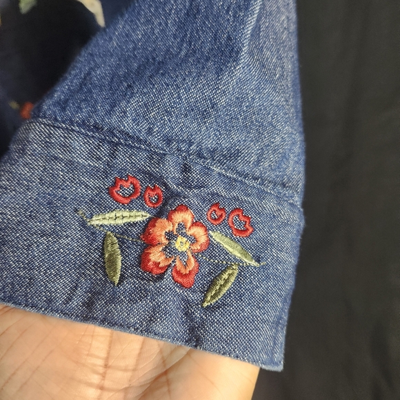 BLAIR  Denim Spring Theme Button up Shirt with Patchwork Embroidery Size Large - Picture 9 of 16